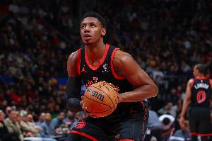 表现出色！巴雷特22中12&amp;三分7中4砍31分5板5助 正负值+19