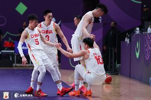 媒体人：区域防守都怕质量高的转移球 中国队后卫线反应一定要快