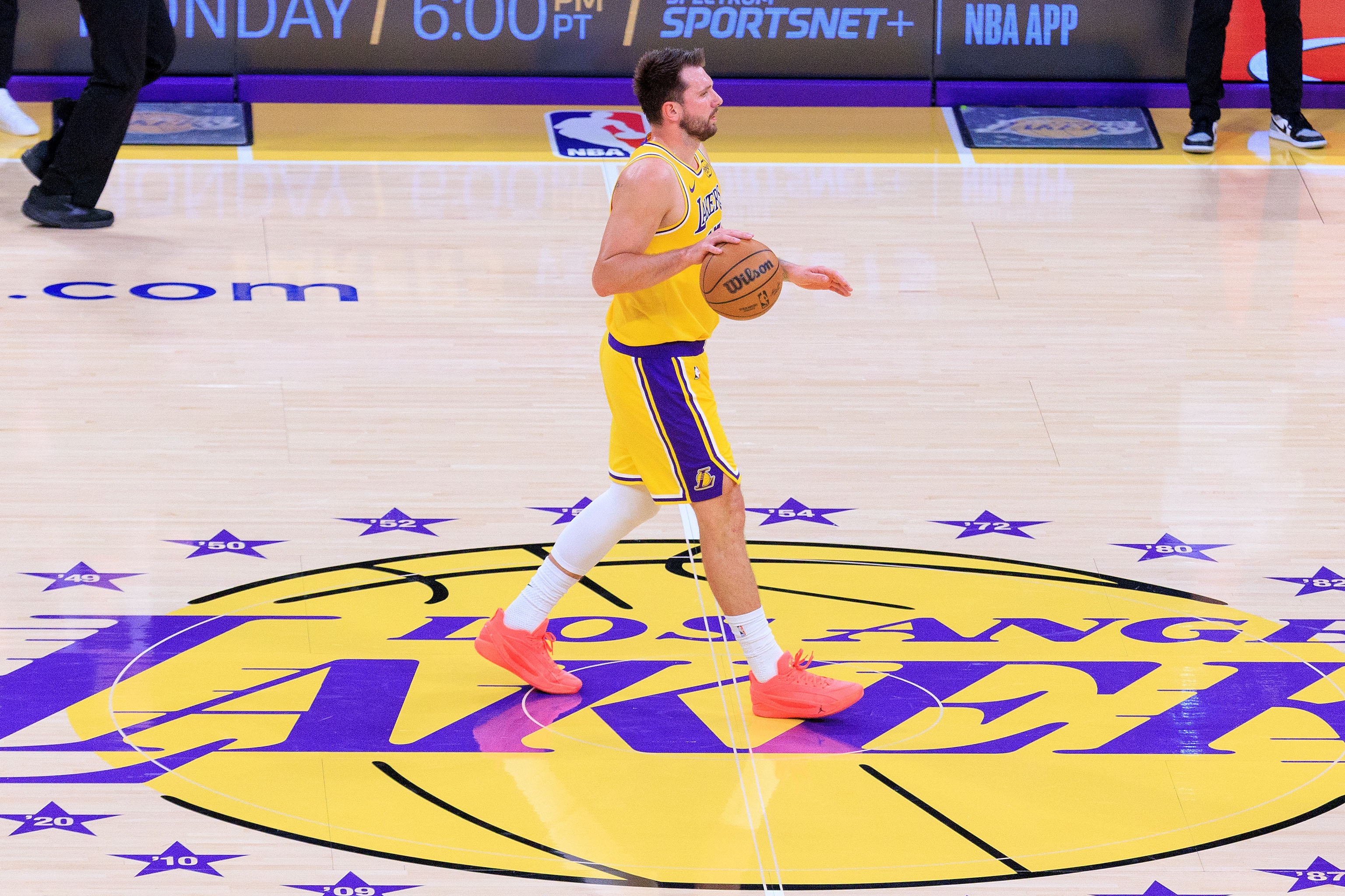 世界赛官网推荐-东契奇生涯第100场30+10助 历史第4人 仅次于大O&amp;哈登&amp;詹姆斯